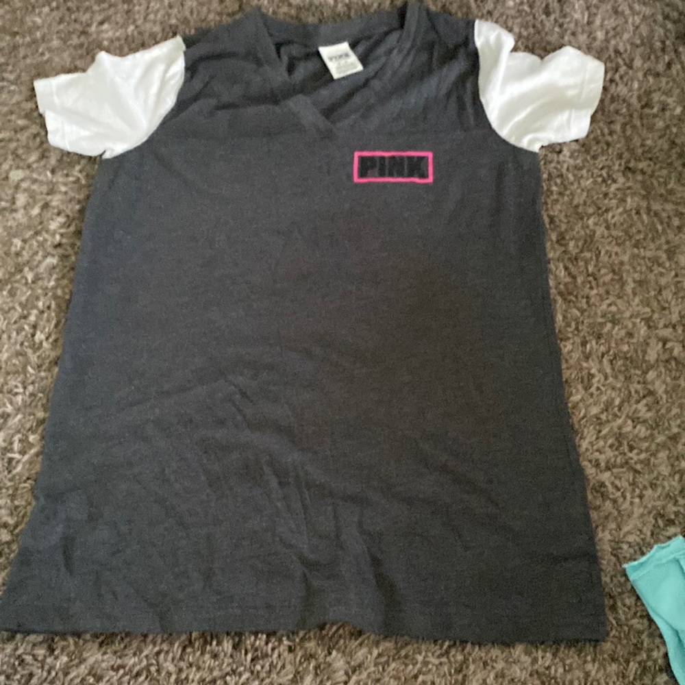 Euc vspink v neck